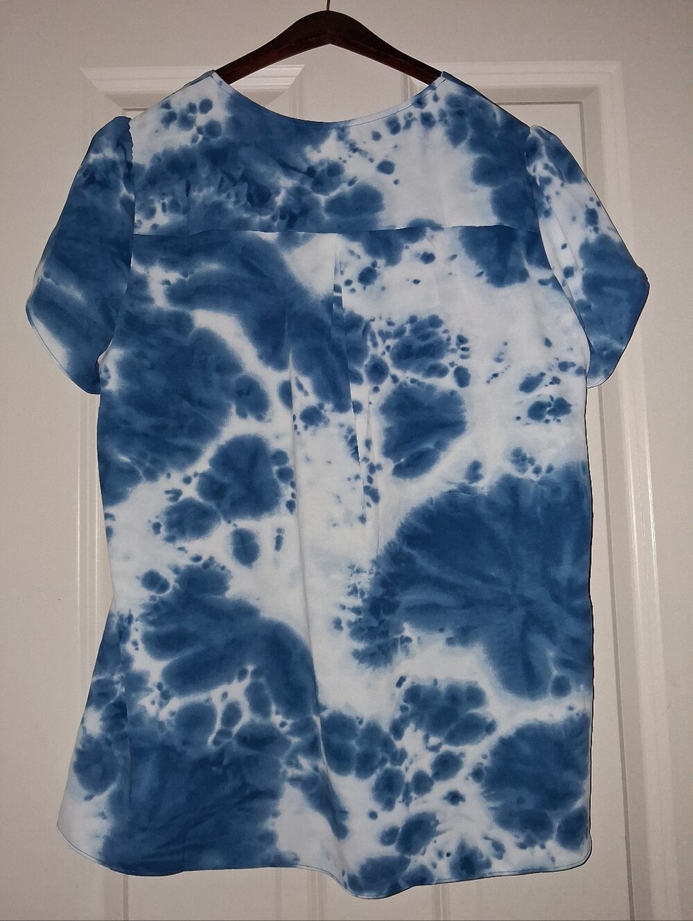 New With Tags 4 PACK Light Blue & Navy & Blue & White/Blue Anyally Blouse's - Picture 9 of 16